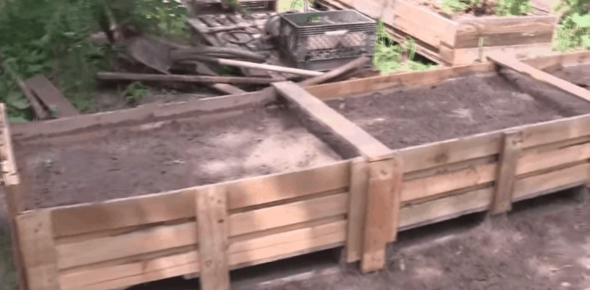 DIY raised garden from pallets