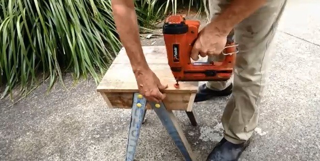 pallet side table