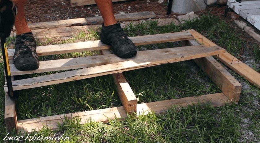 disassemble pallet