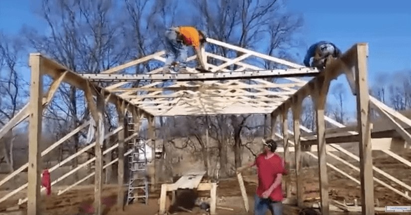 how much does it cost to build a pole barn?