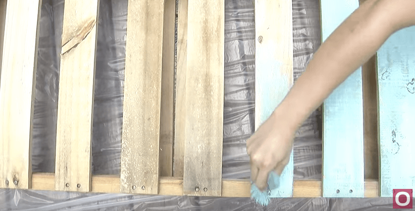 Painting the pallets