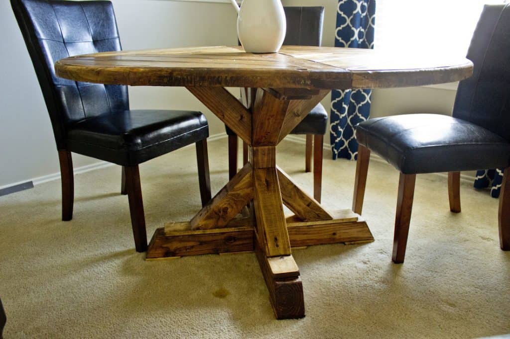  DIY Farmhouse Style Round Top Dining Table