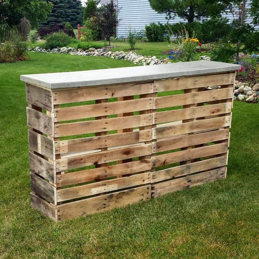 Natural Style Bar with concrete topper
