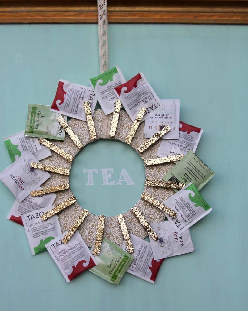 DIY Wreath Made Out Of Tea