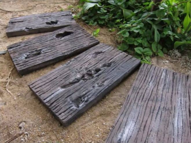 DIY Concrete Stepping Stones With Faux Wood