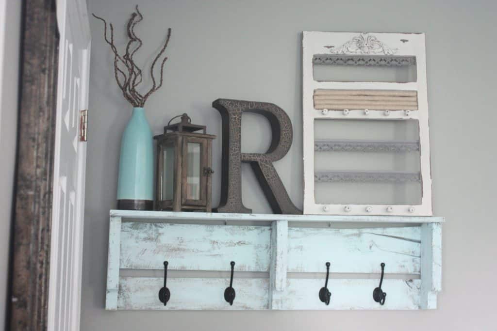 20-Minute Coat Rack Wooden Pallet Shelf