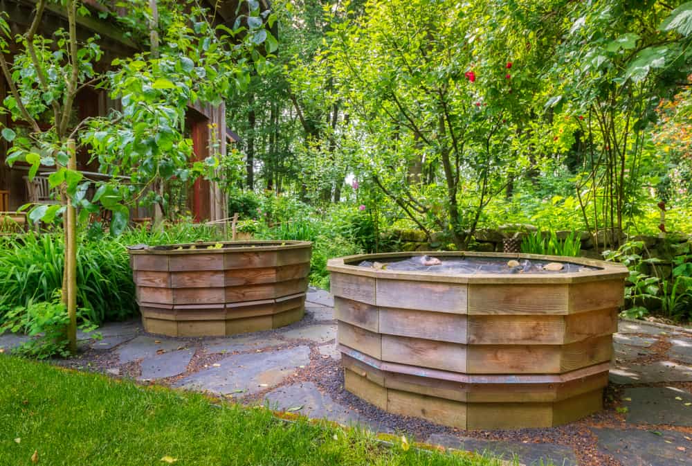 round garden duo