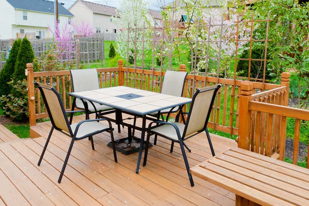 tight railing white dining