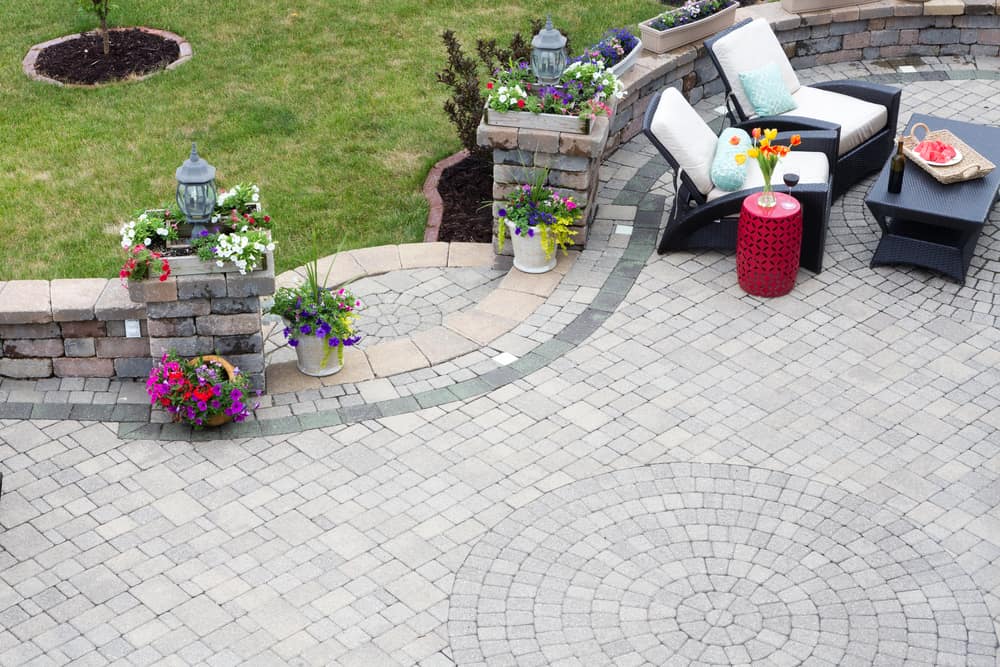 curved lines raised patio