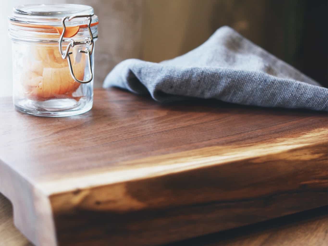 Build your own Walnut Live Edge Cutting Board DIY Wood Build your own Walnut Live Edge Cutting Board DIY Wood