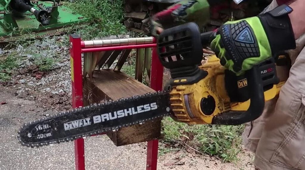 lowes chainsaws dewalt