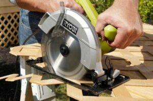 how to use a circular saw 