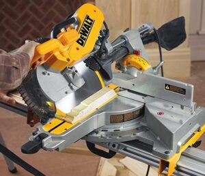 best sliding compound miter saw 