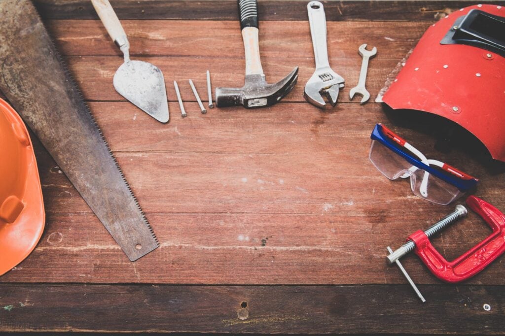 The Top 8 Hardware Stores for Woodworkers and DIYers