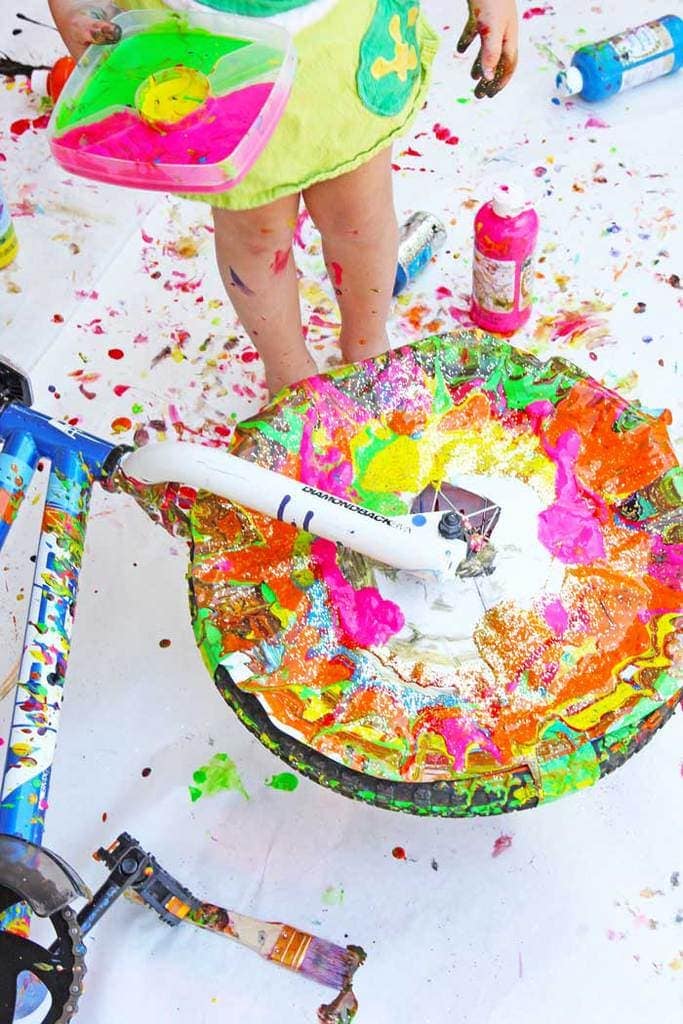 30 Outdoor Arts and Crafts for Kids