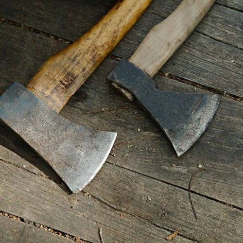 Топор против топора