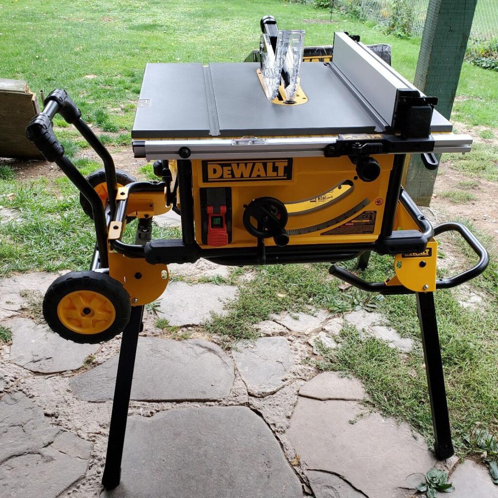 DEWALT (DWE7491RS) Unfolded and free standing